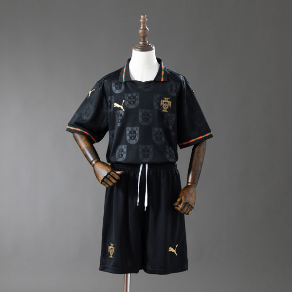 Uniforme infantil do time visitante de Portugal para a temporada 2026