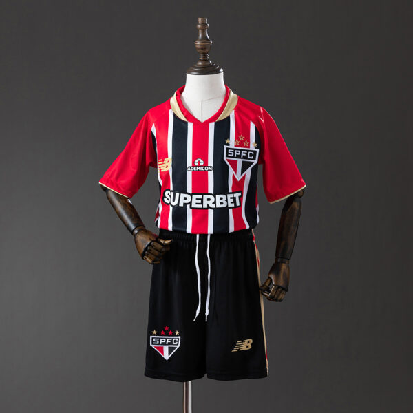Conjunto Infantil Fora do São Paulo FC