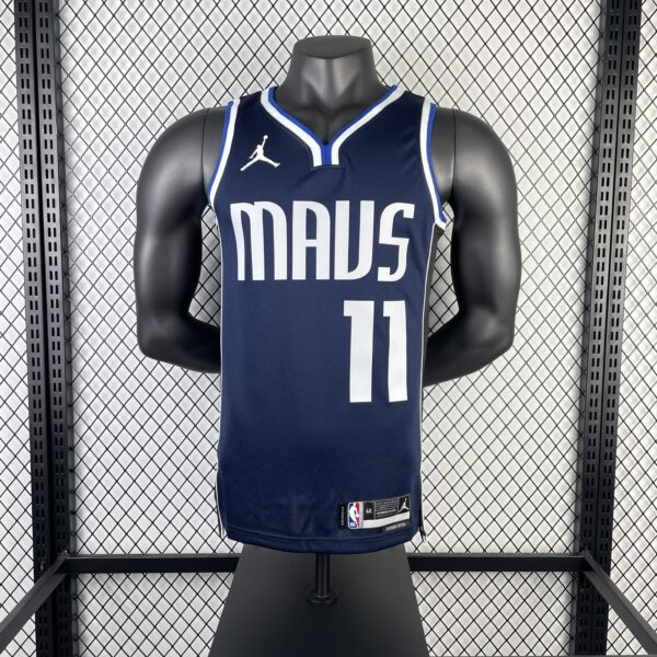 Camiseta edição limitada Força Aérea nº 11 de Irving do Mavericks, temporada de 2023